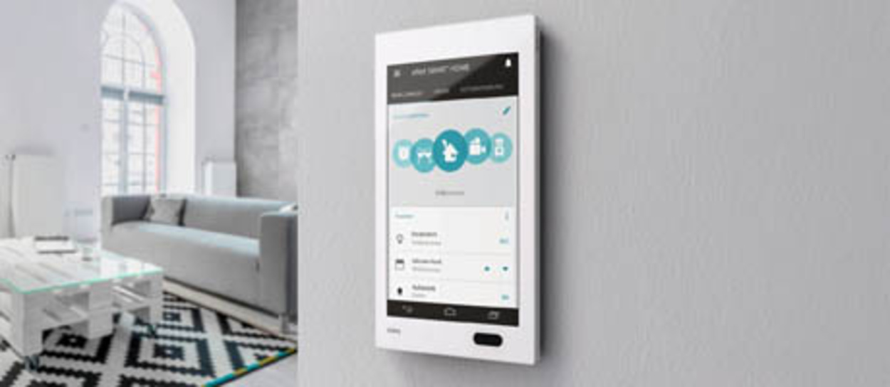 Bedienzentrale Gira G1 bei Elektro Schmid in Roding