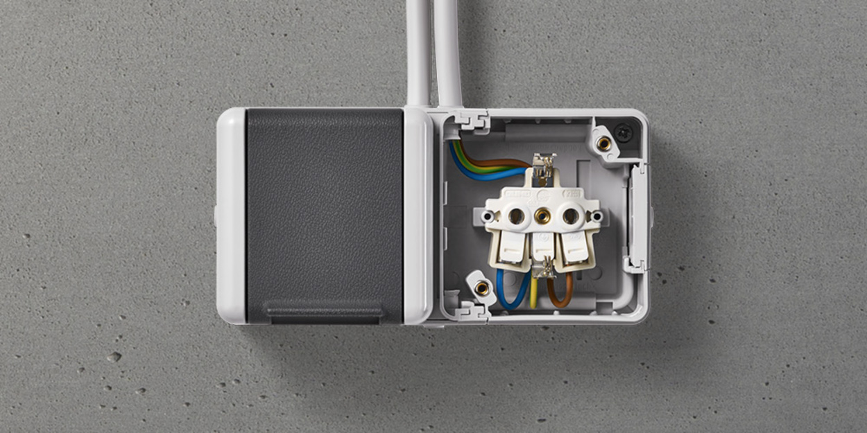 Doppelsteckdose mit Trennsteg bei Elektro Schmid in Roding