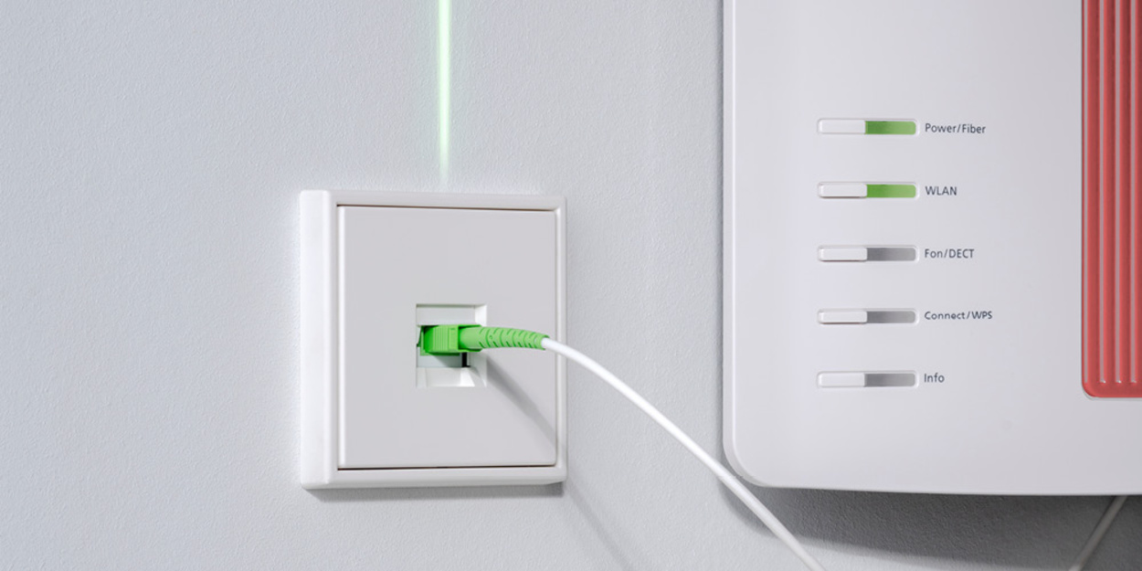 Die neuen Glasfaser-Anschlussdosen bei Elektro Schmid in Roding