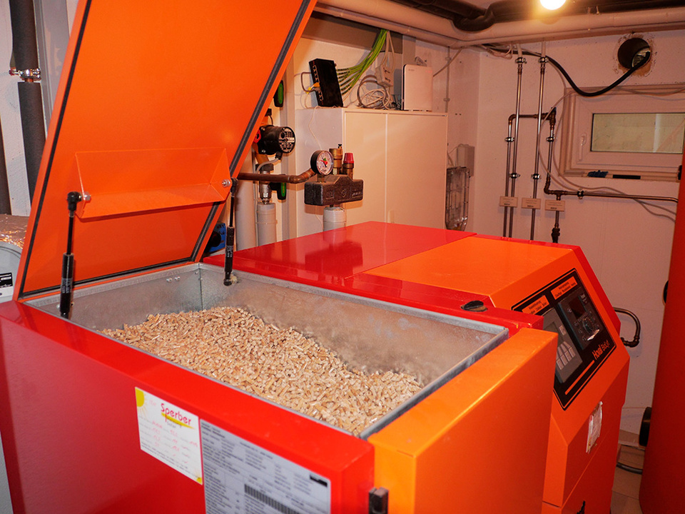 Palletheizung2 bei Elektro Schmid in Roding
